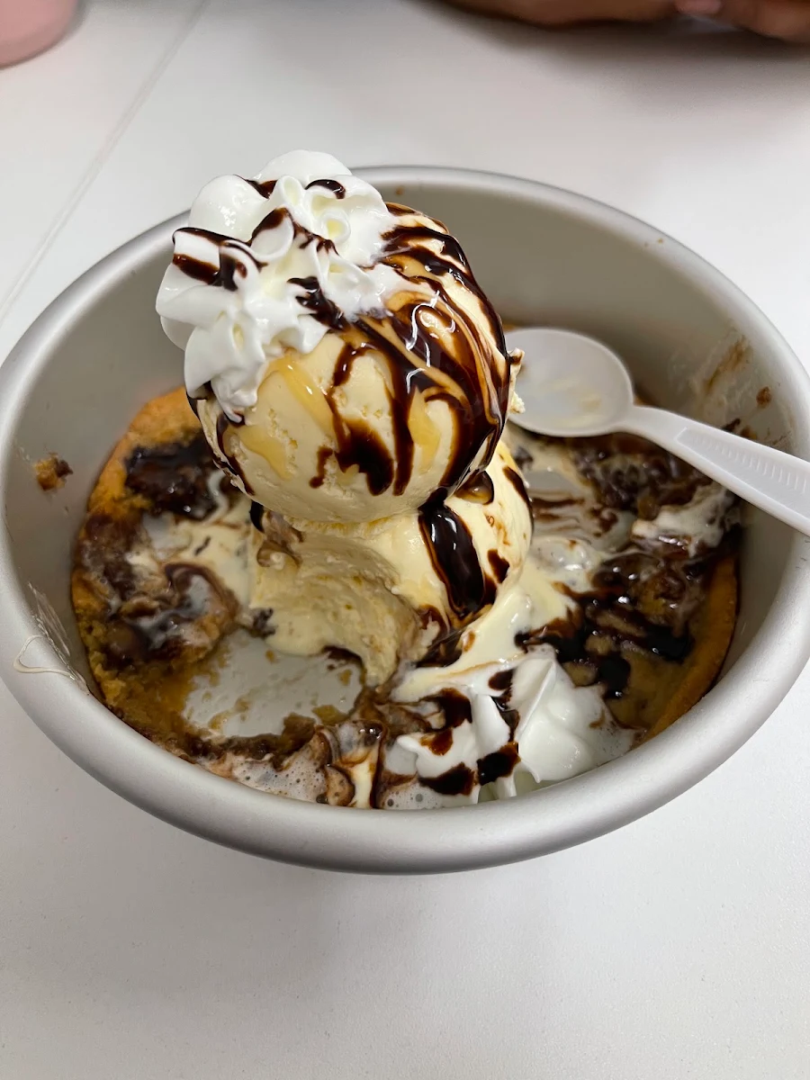Chocolate Chip Cookie Sundaes