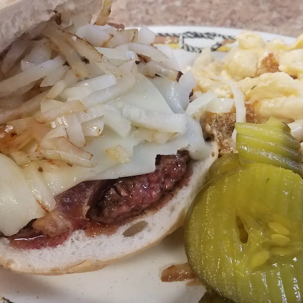 Burger with Mac & Cheese