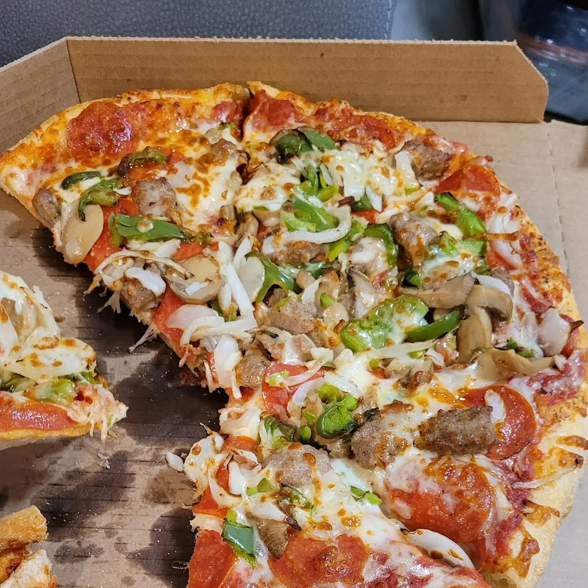 Deluxe Pizza