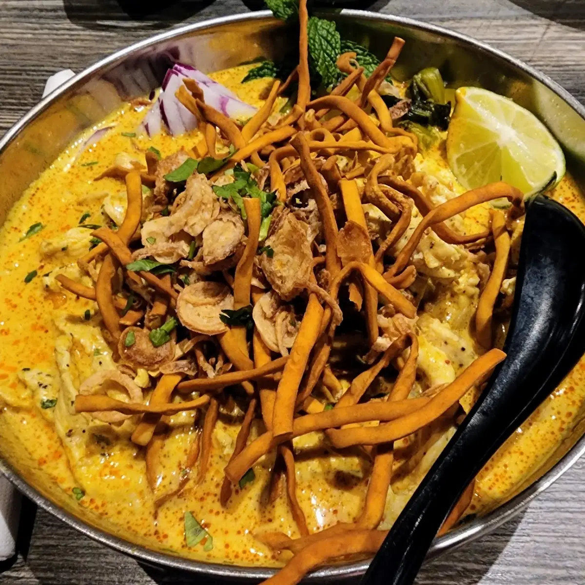 Kao Soy Chicken Noodle Curry