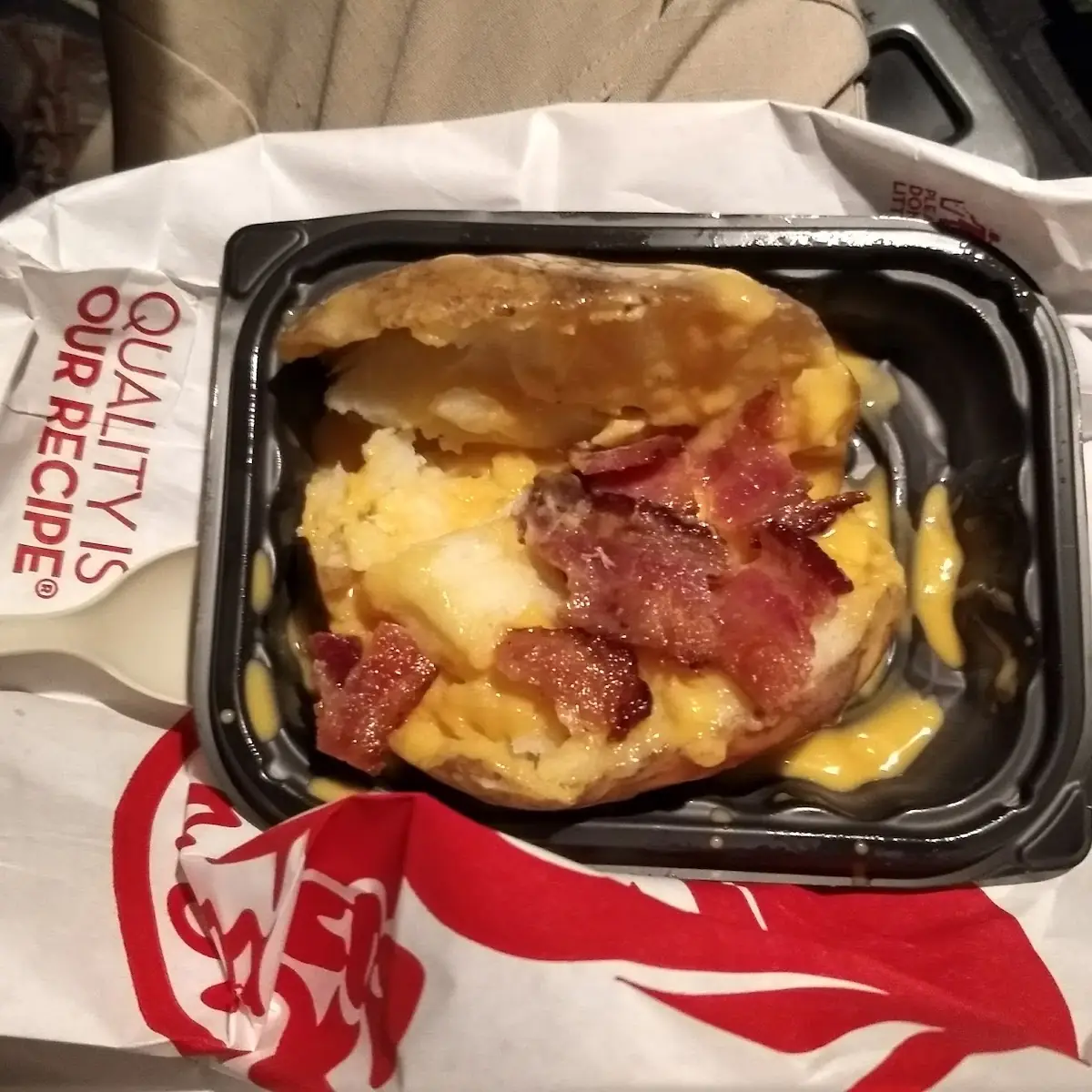 Papá Asada Con Bacon Y Queso