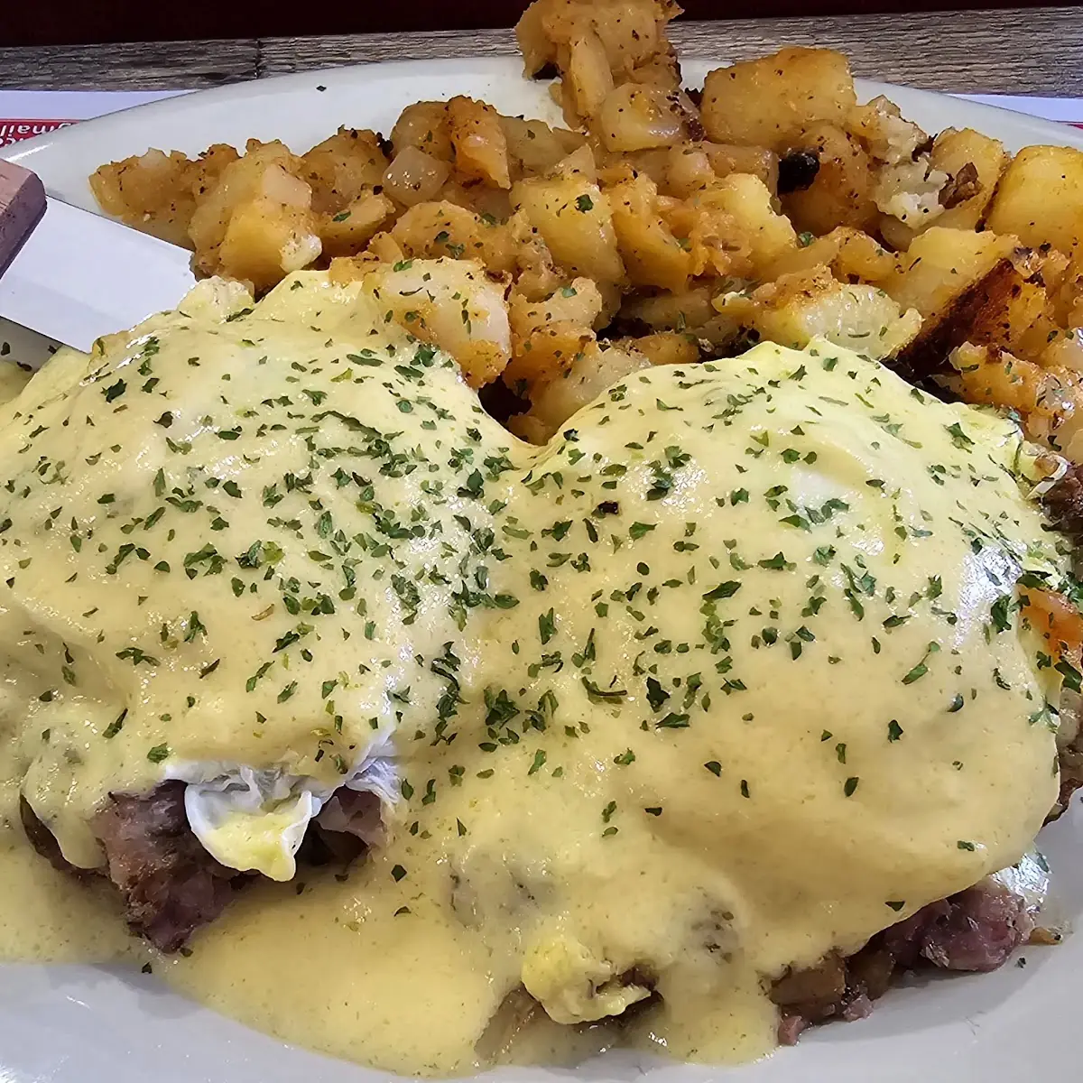 Eggs Florentine with Home Fries