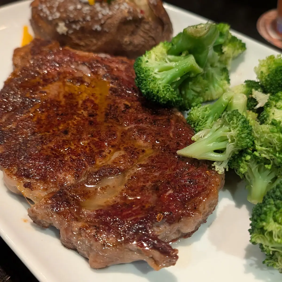 Ribeye Steak Mit Broccoli