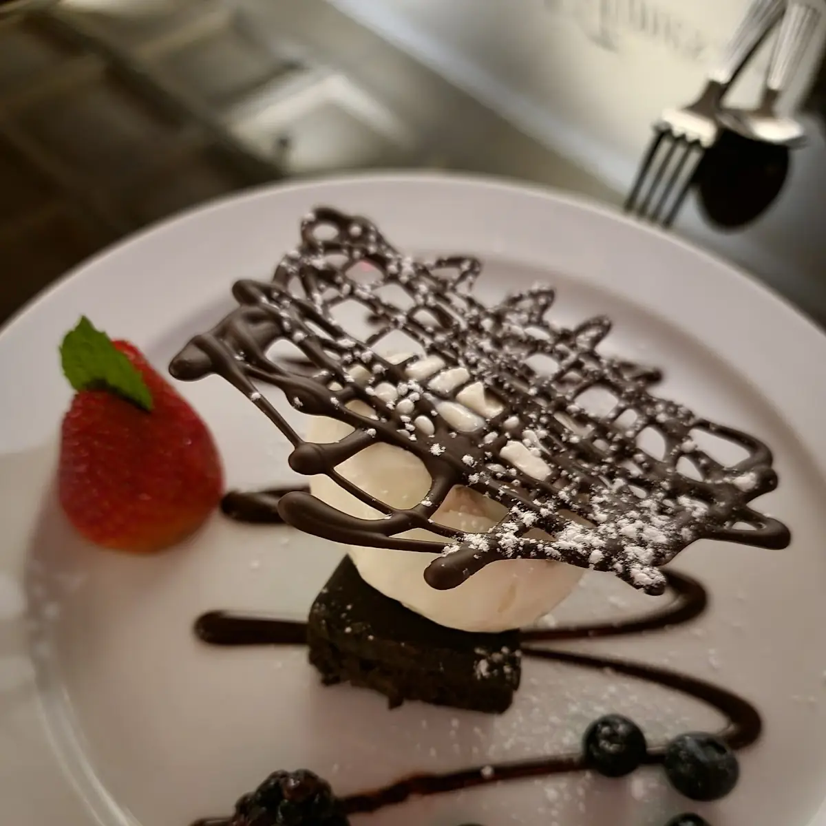 Decadent Flourless Chocolate Cake