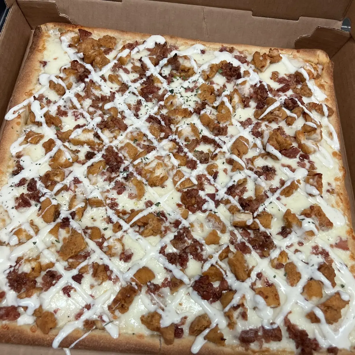 Buffalo Chicken Pizza - 16"