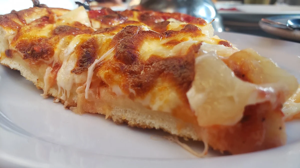 Hawaiian Pizza
