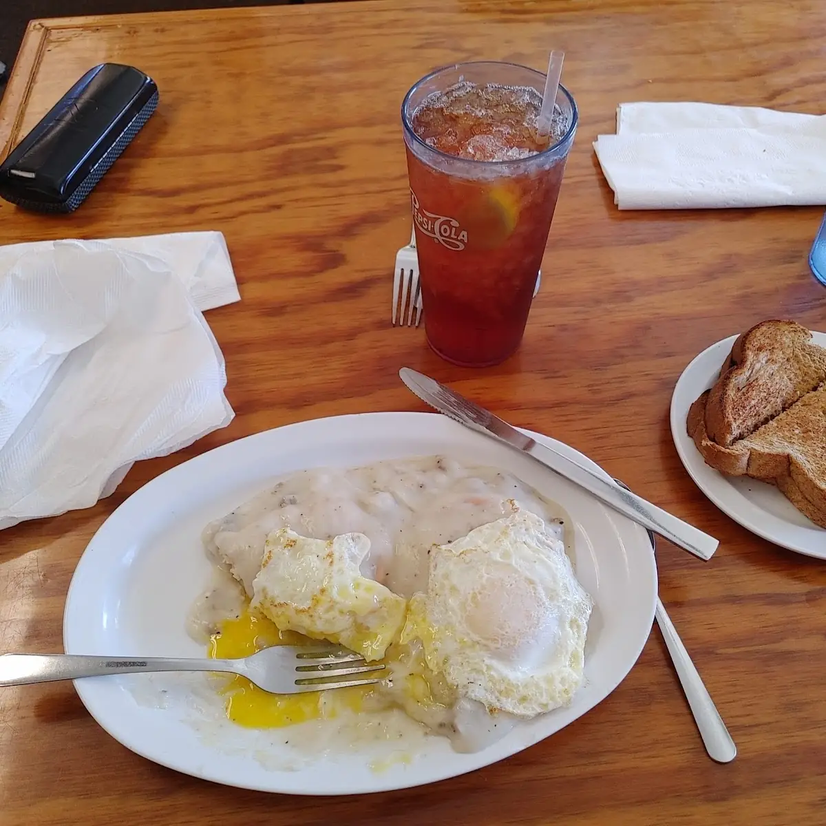 Biscuit Gravy & 2 Eggs