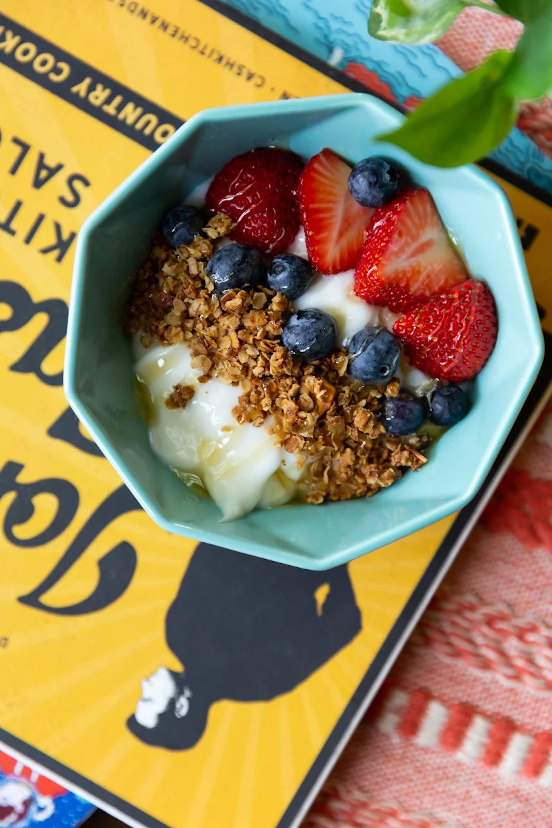 Greek Yogurt & Granola