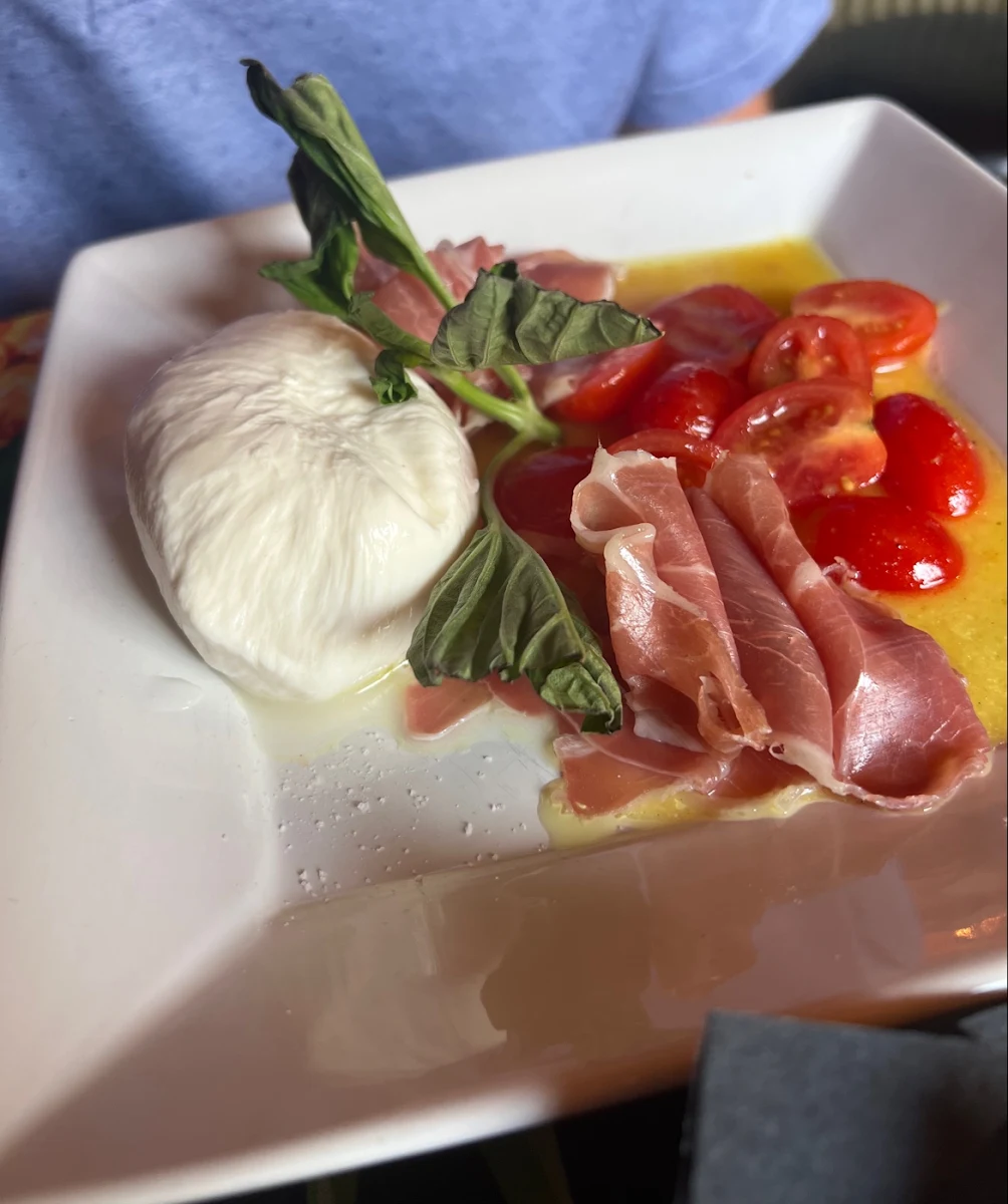 Burrata Salad