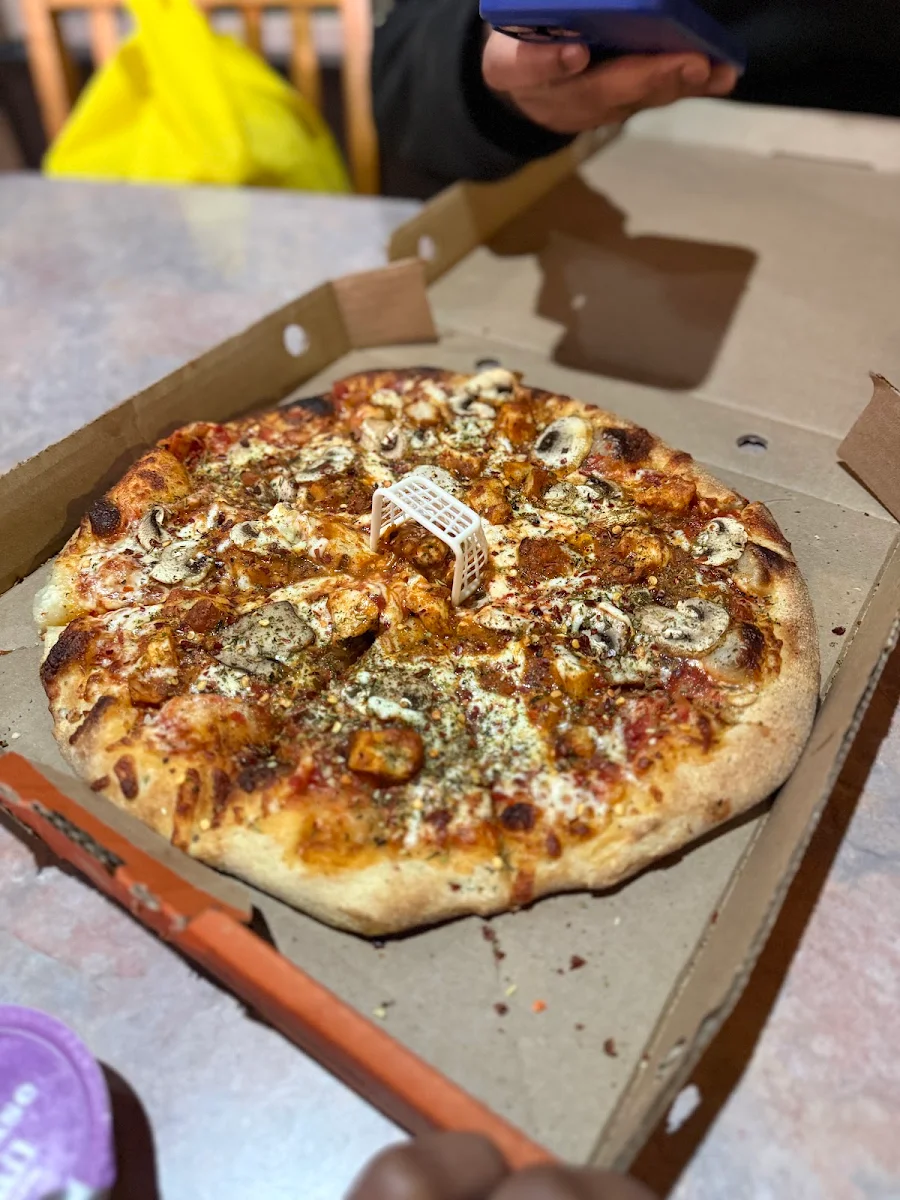 Highlights, Pizza Pizza
