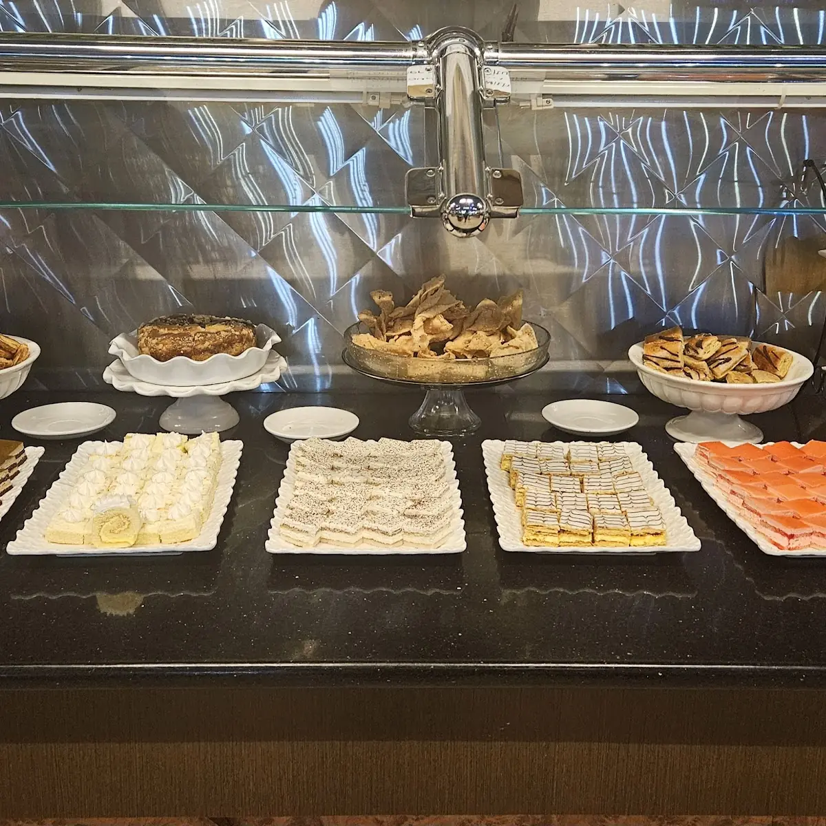 Dessert Bar, Maple Leaf Queen's Buffet