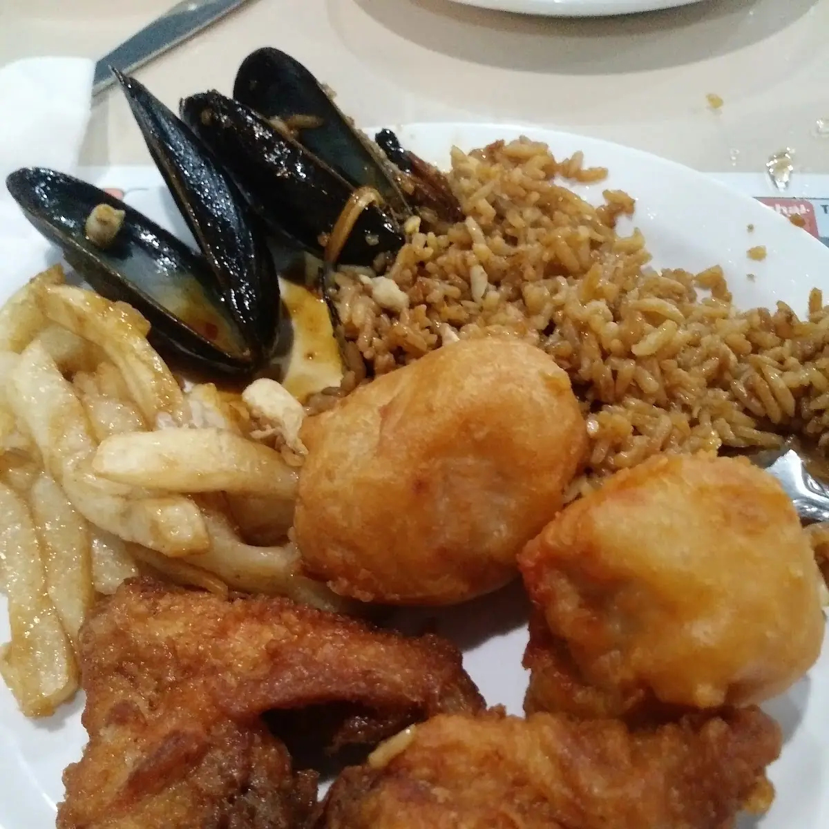 Highlights, Maple Leaf Queen's Buffet
