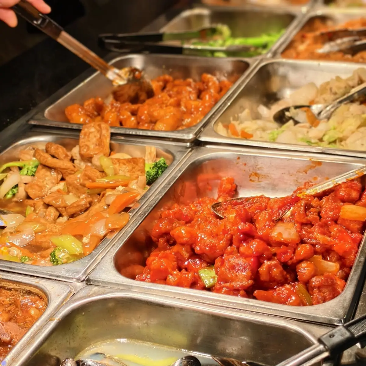 Highlights, Maple Leaf Queen's Buffet