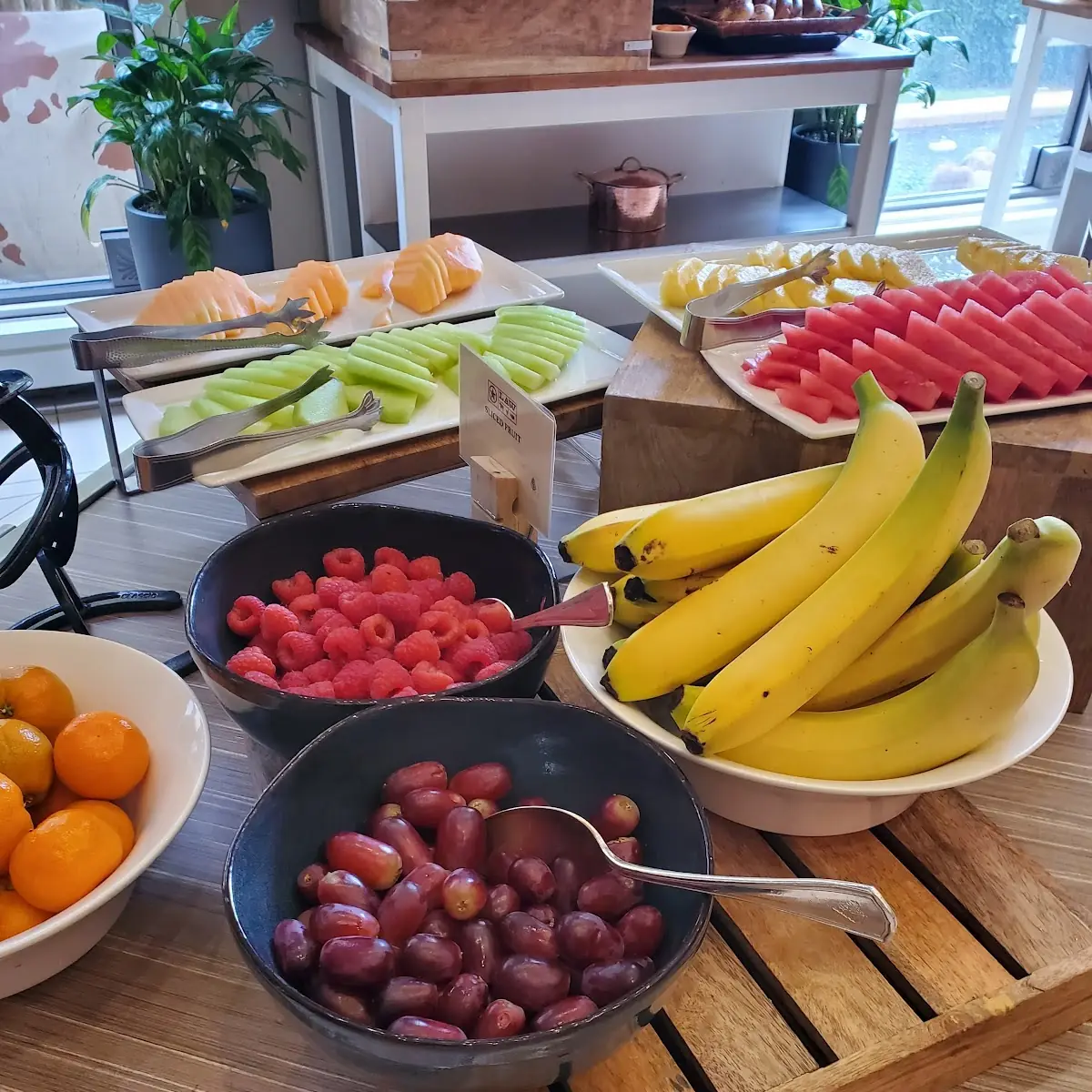 Seasonal Fresh Fruit Platter