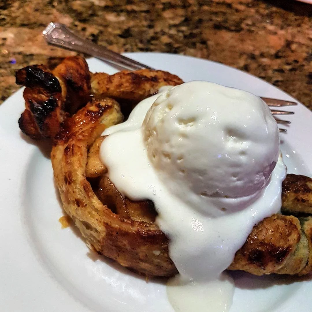 Apple Pie with Ice Cream