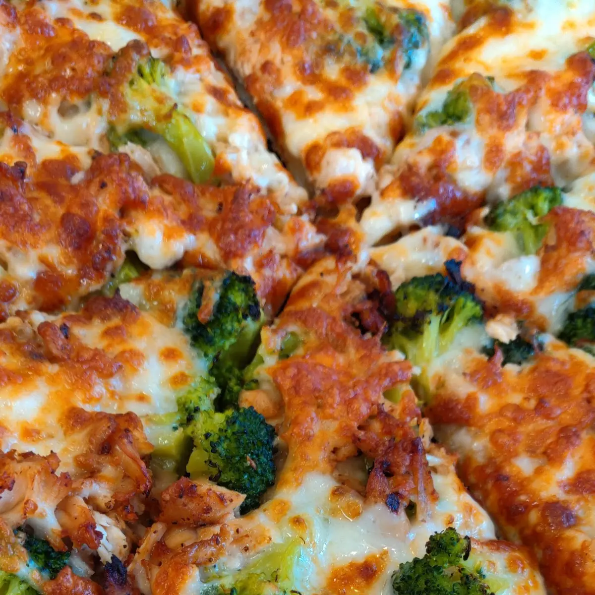 Chicken and Broccoli Pizza