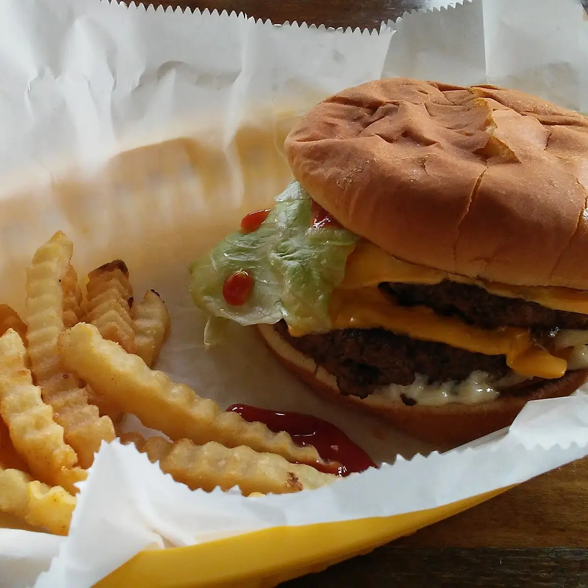 Double Cheeseburger w Fries