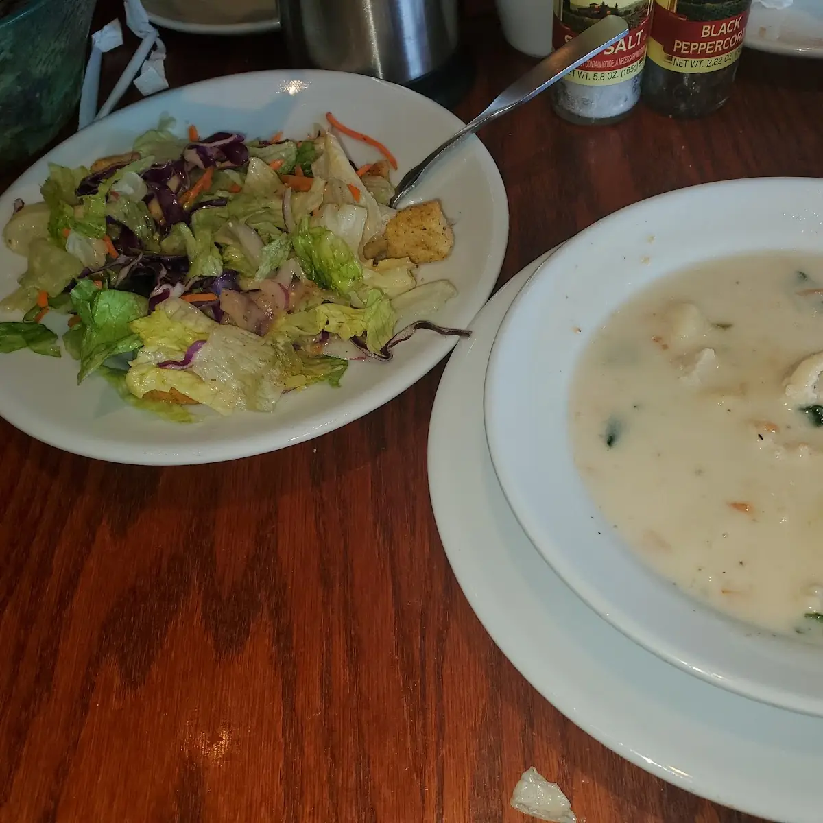 Never Ending Soup Salad & Breadsticks