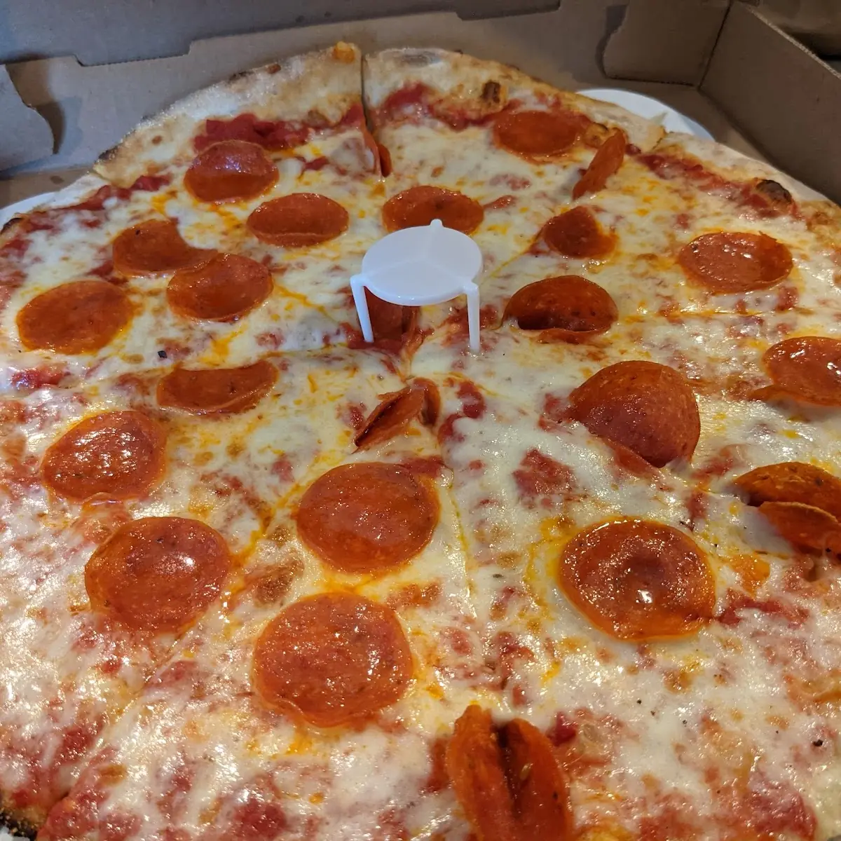 Medium Pepperoni Pizza