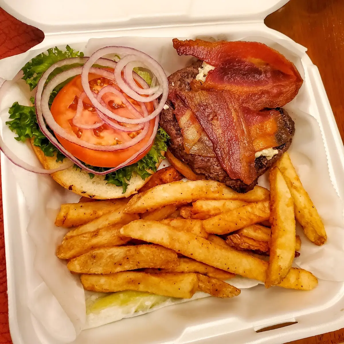 Scoreboard Burger Bacon & Blue Cheese w Fries