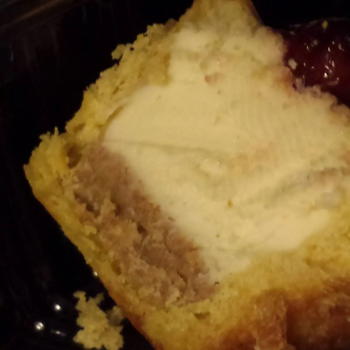 Muffin with Cheesecake Filling
