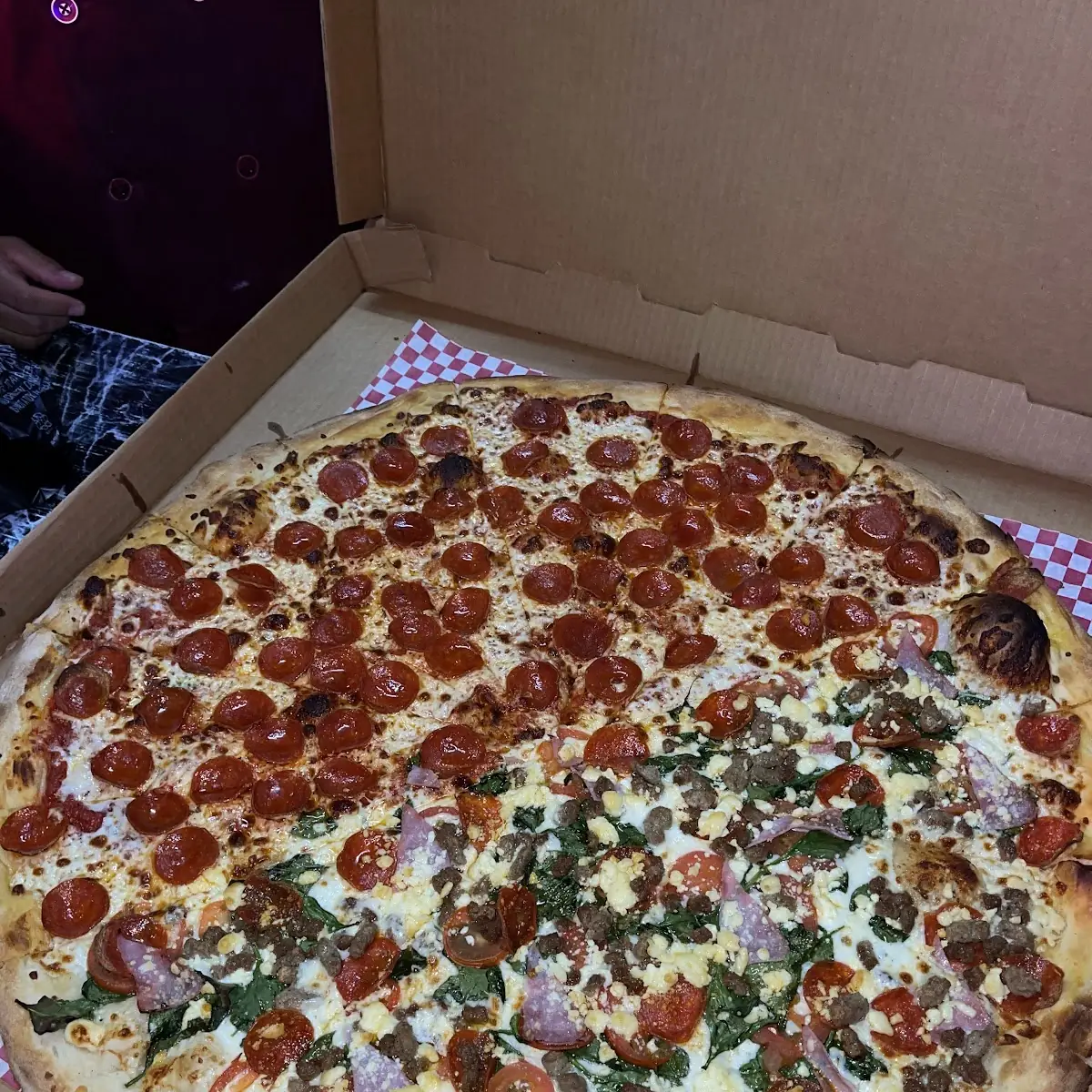 Pepperoni Robusto Pizza (28" Extra Giant )