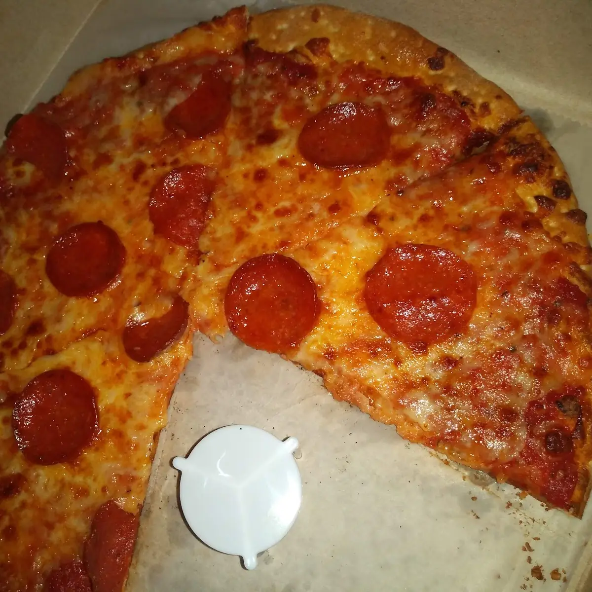Med Pepperoni Pizza