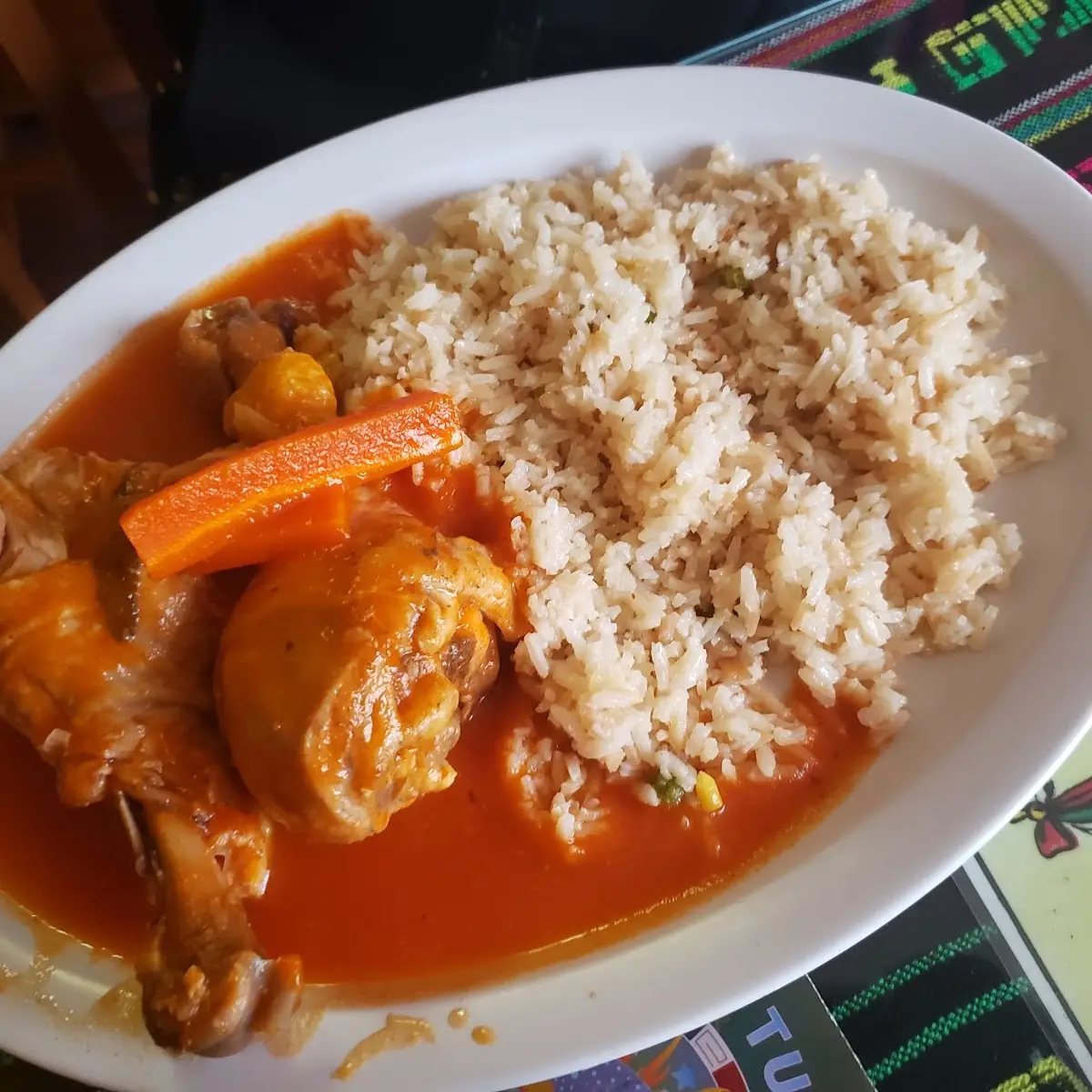 Pollo En Chile Rojo