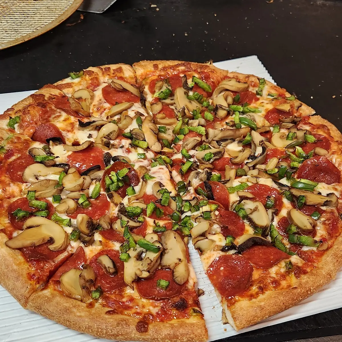 Hand Tossed Round