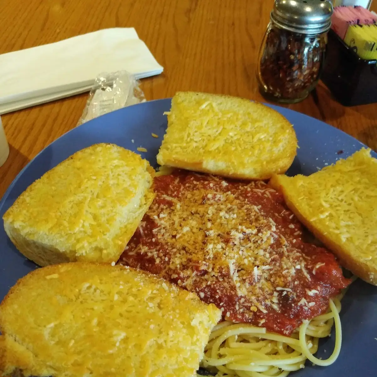 Spaghetti and Garlic Bread
