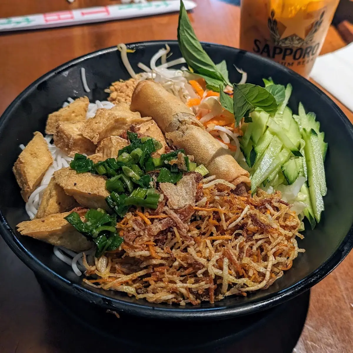 Vermicelli w Veggie Tofu &Egg Roll