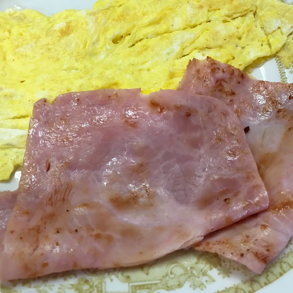 2 Eggs with Hot Beef Sausage