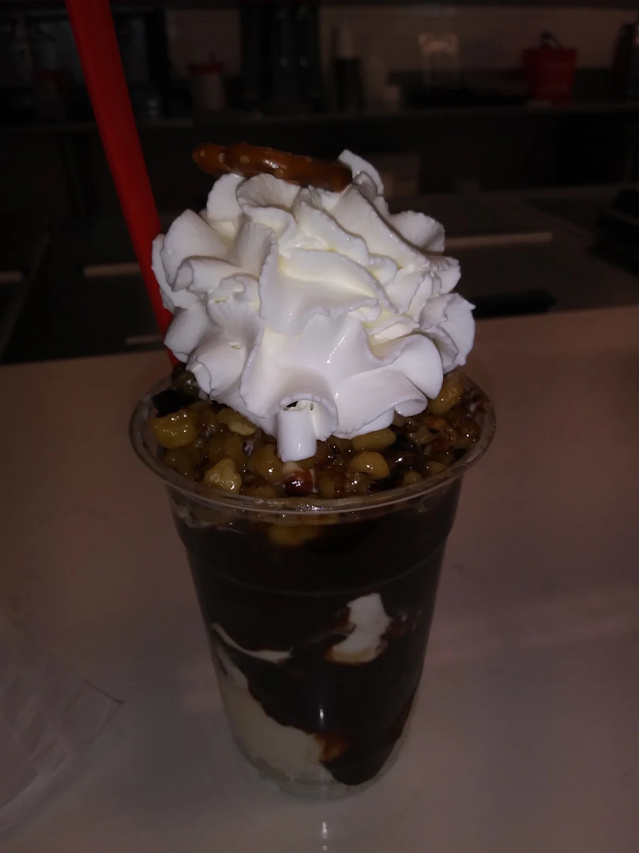 Hot Fudge Wet Walnut Sundae