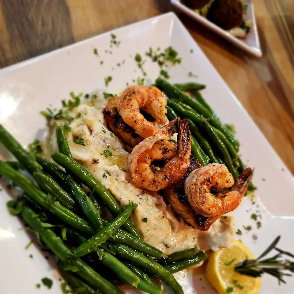 Salmon with Mashed Potatoes and Green Beans