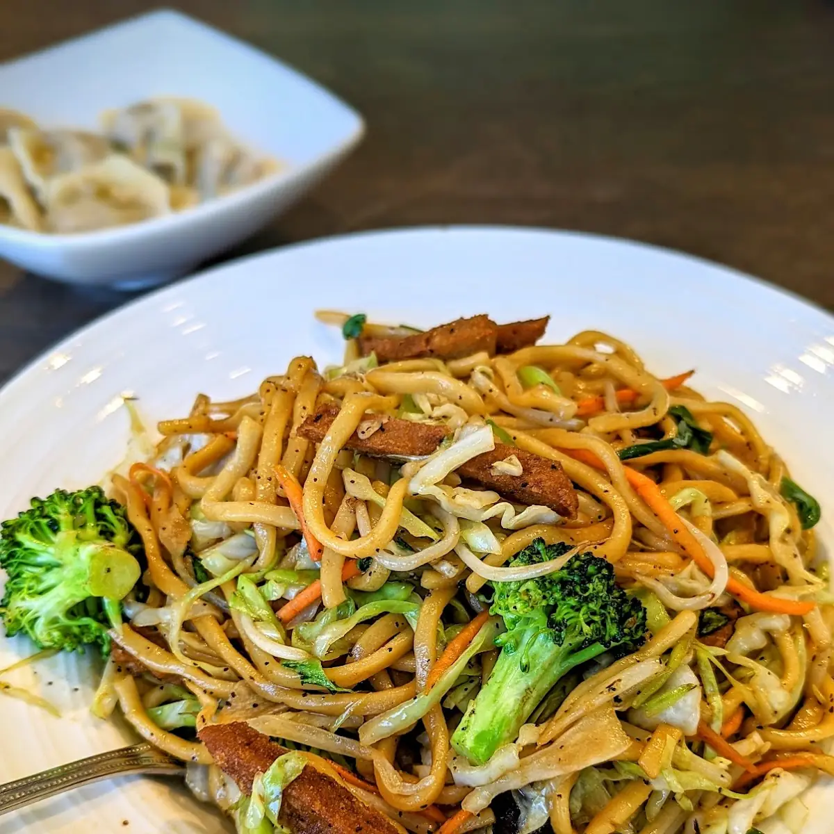 Beef and Broccoli Chow Mein Noodles