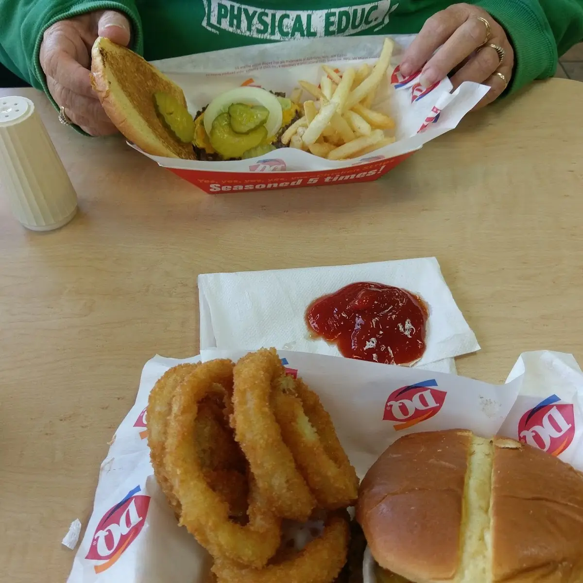 Cheeseburger and Onion Rings