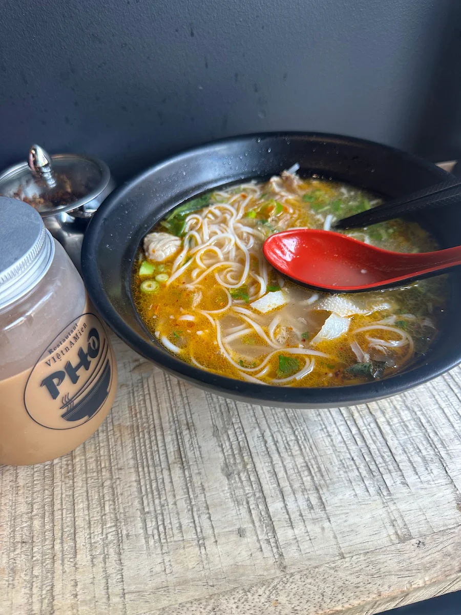 Extra Soup HUE (L) / Extra Bouillon citronnelle épicée