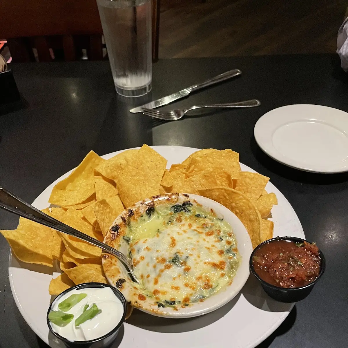 Creamy Spinach Artichoke Dip with Chips