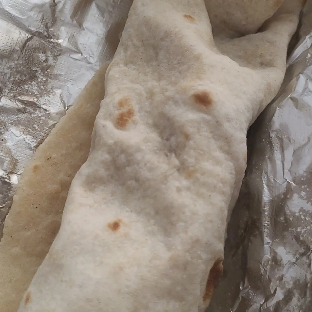 Burrito De Chicharron En Salsa Verde