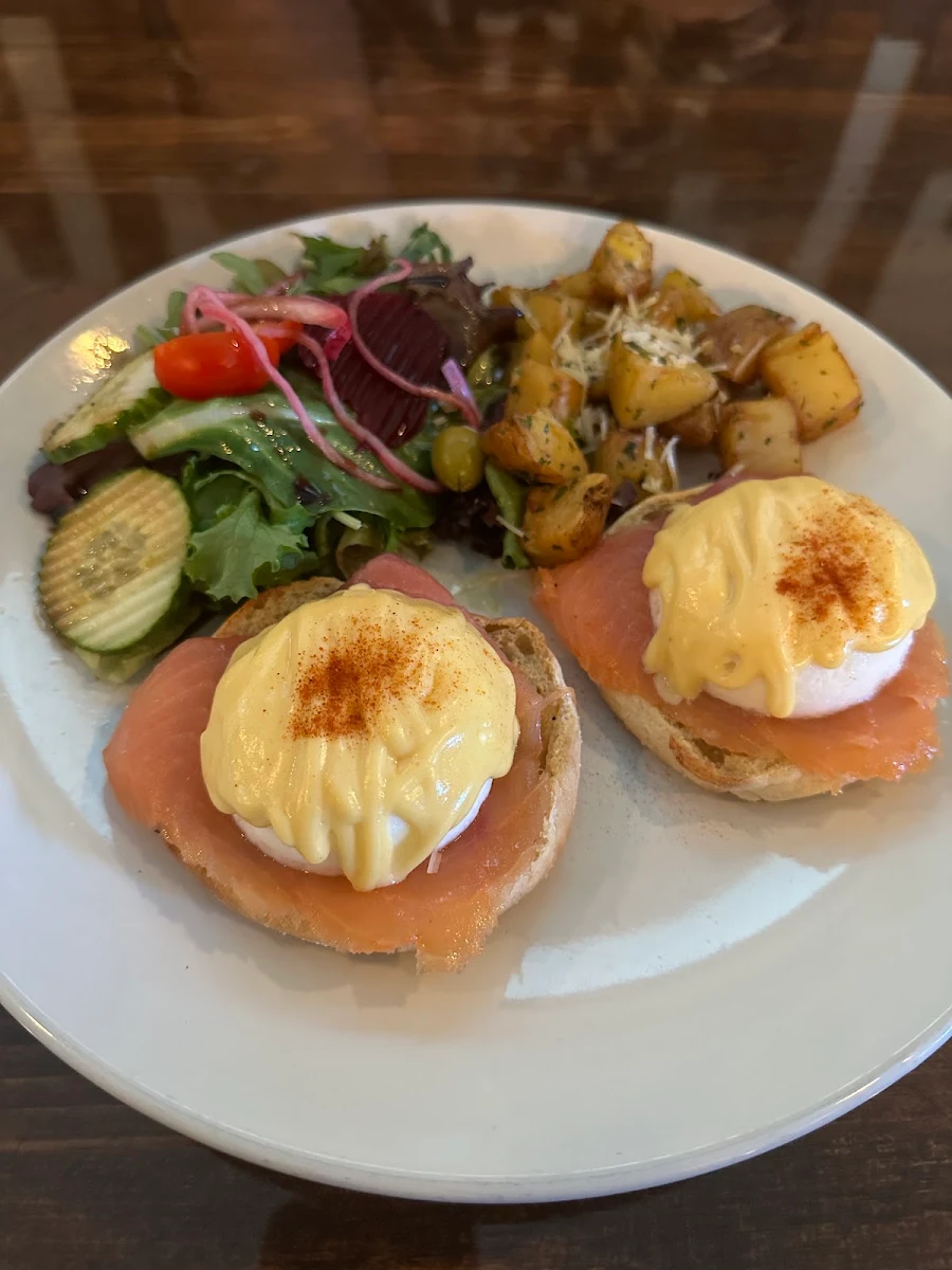 Salmon Benedict