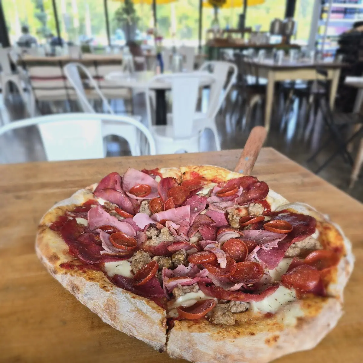 La Carne Pizza