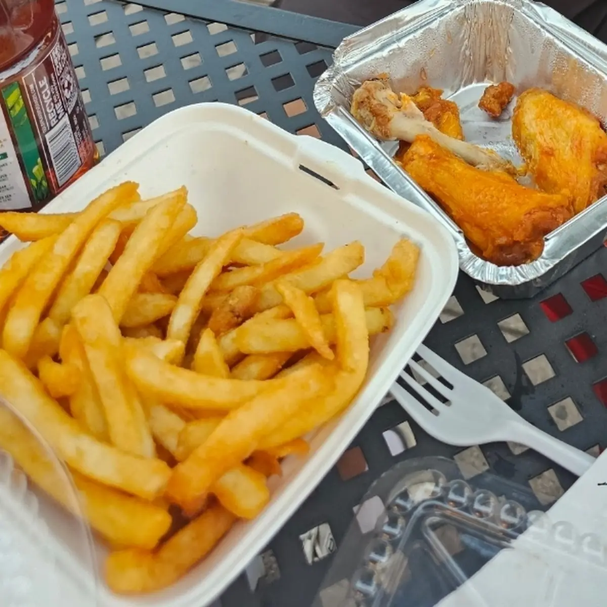 Chicken Wings & Fries
