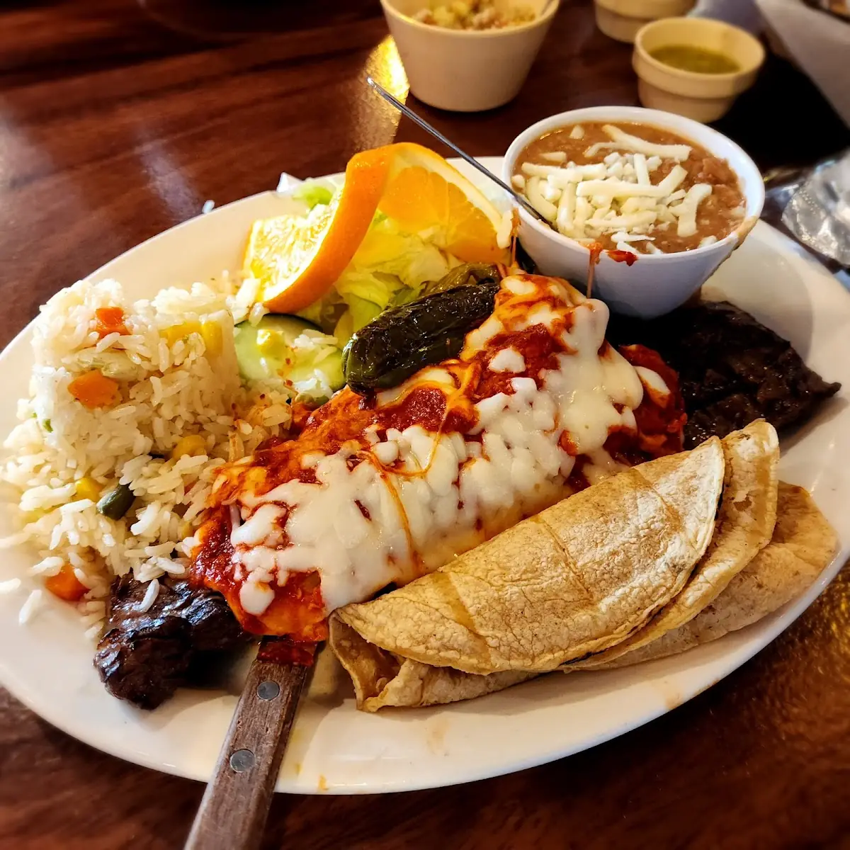 Tampiqueña with One Enchilada