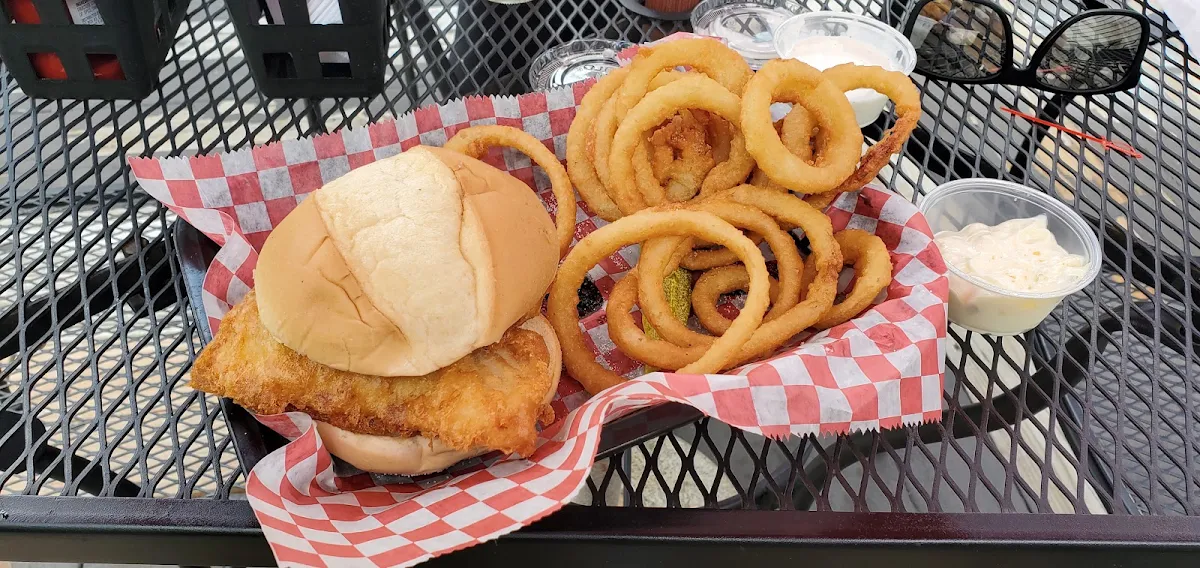 Cod Sandwich w Onion Rings