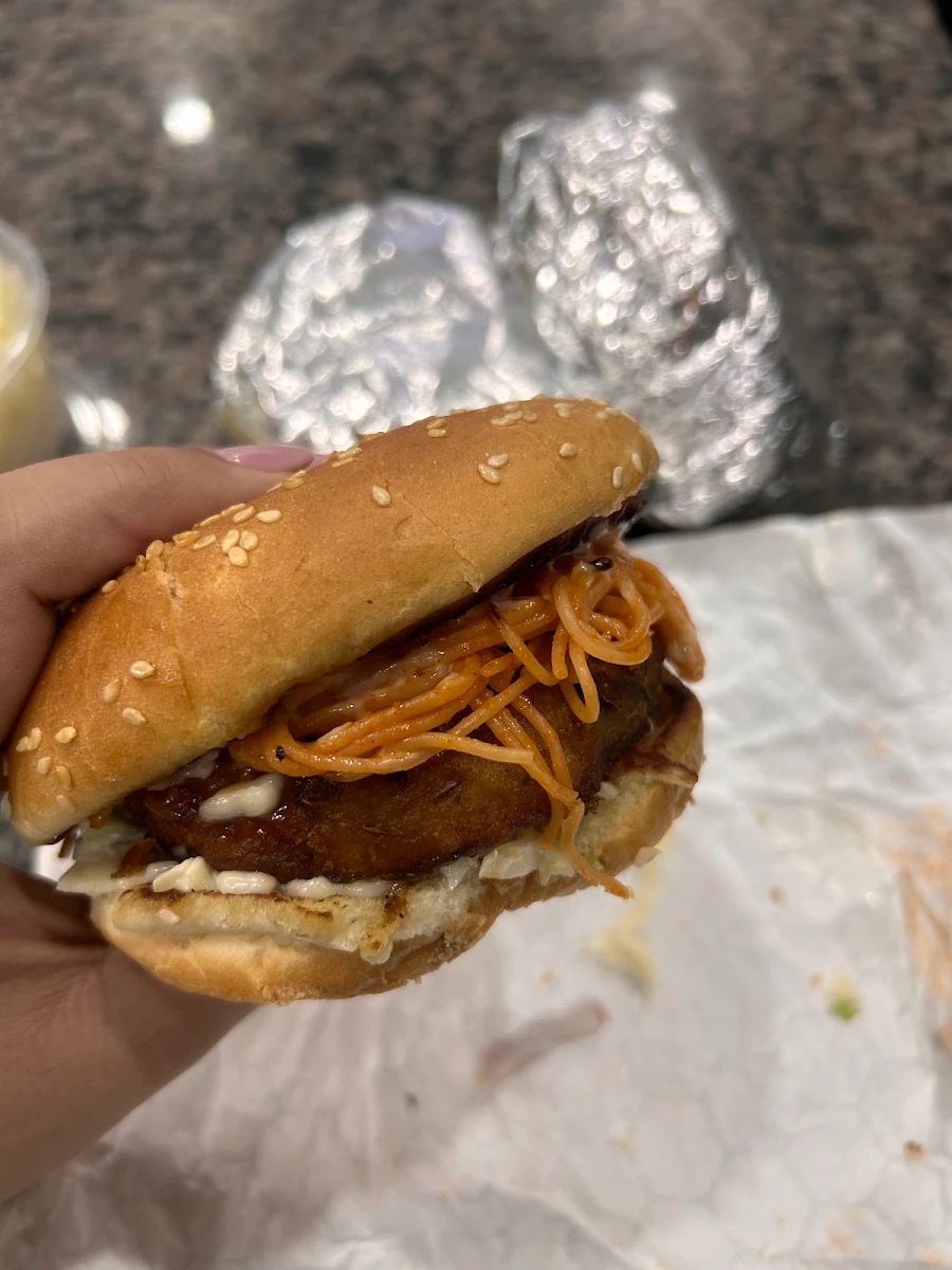Aloo Tikki Noodle Burger