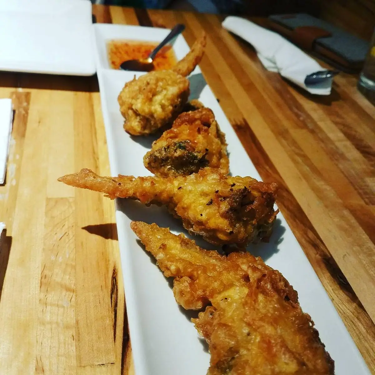 Stuffed Crispy Chicken Winos