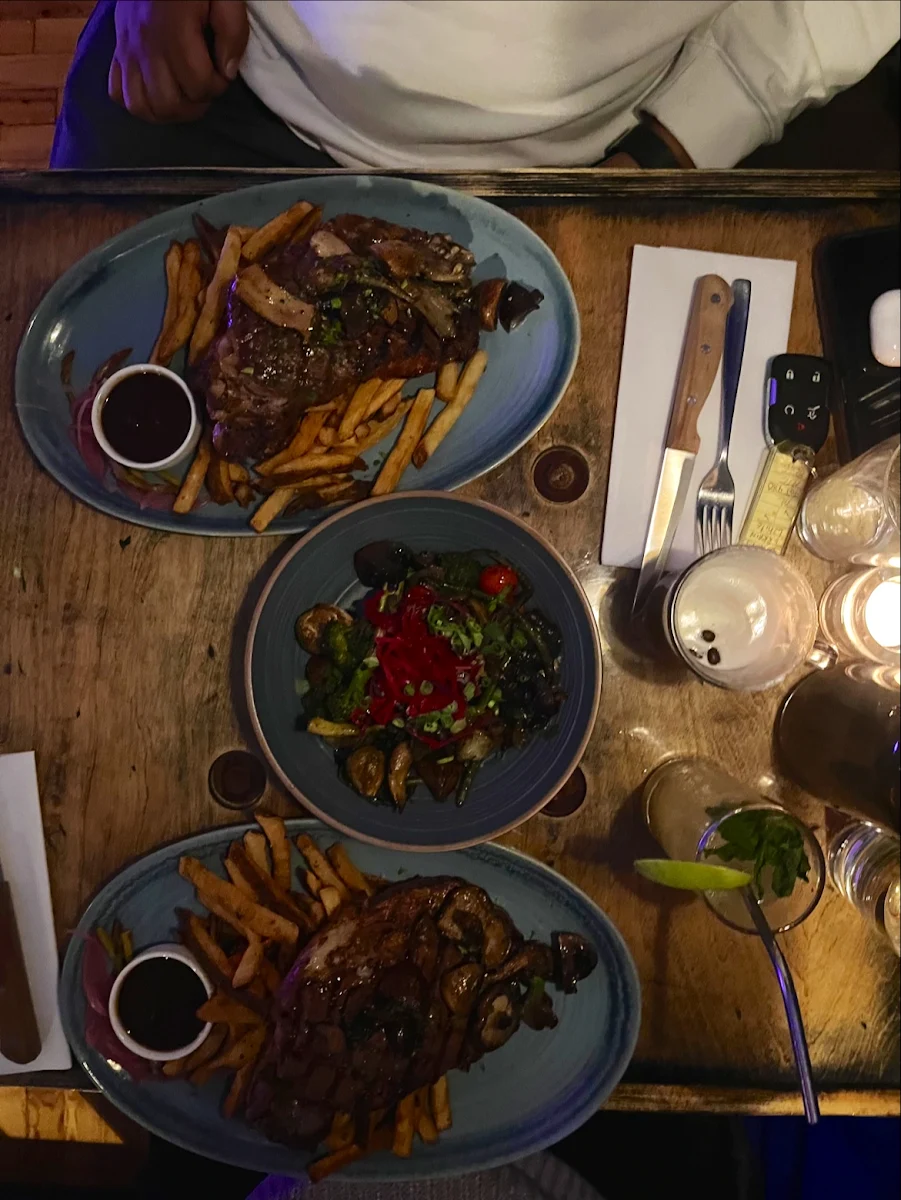 Steak Frites, No. 4 Restaurant & Bar