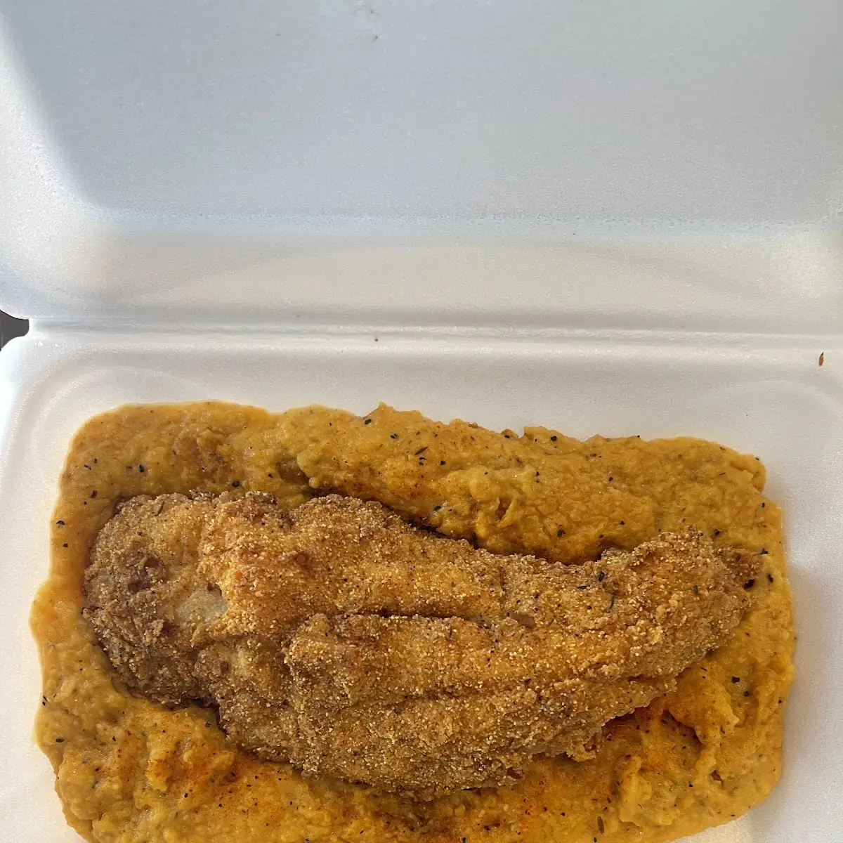 Catfish & Cheesy Grits