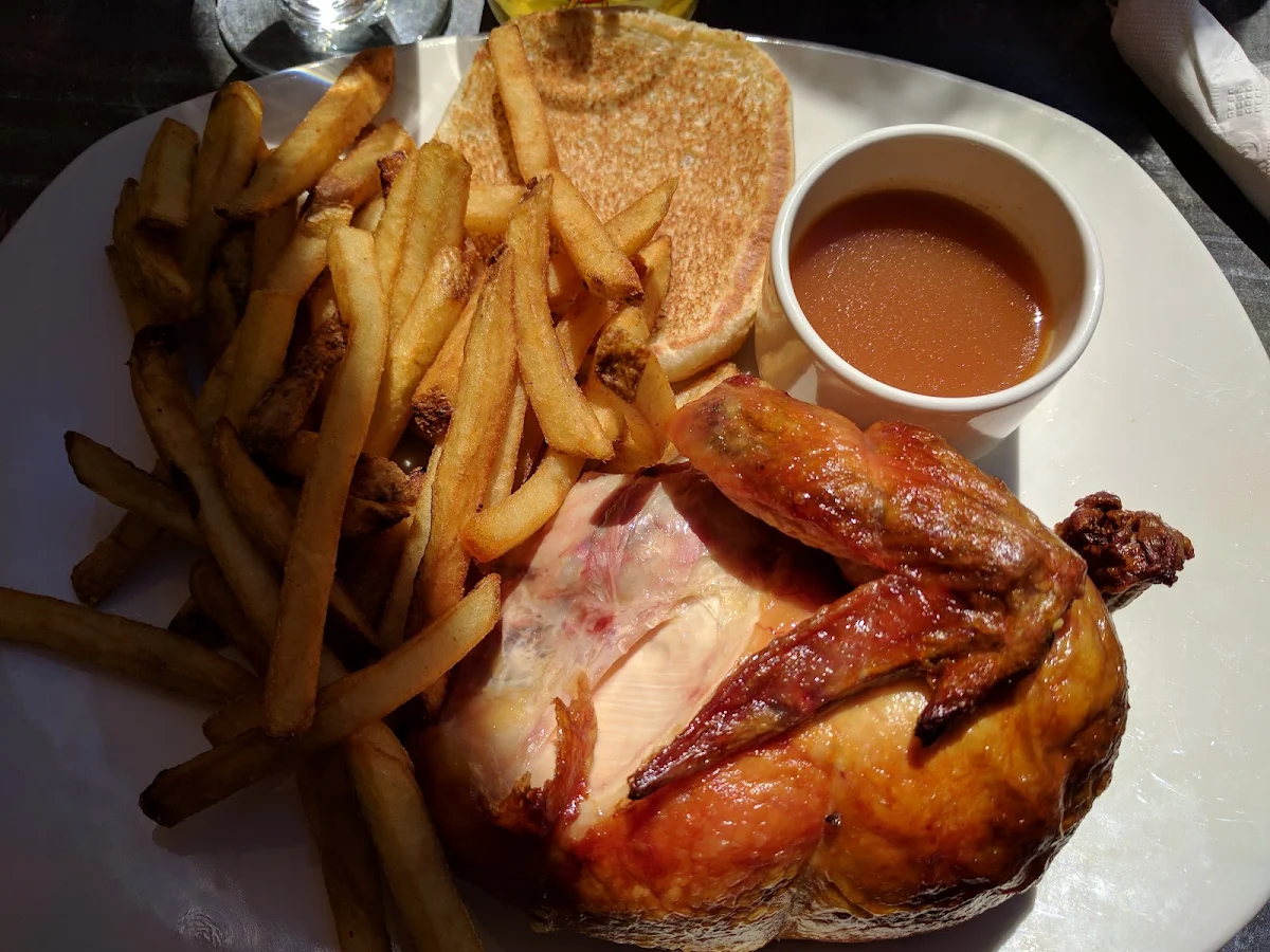 Demi-poulet Half Chicken, Rôtisserie St-Hubert