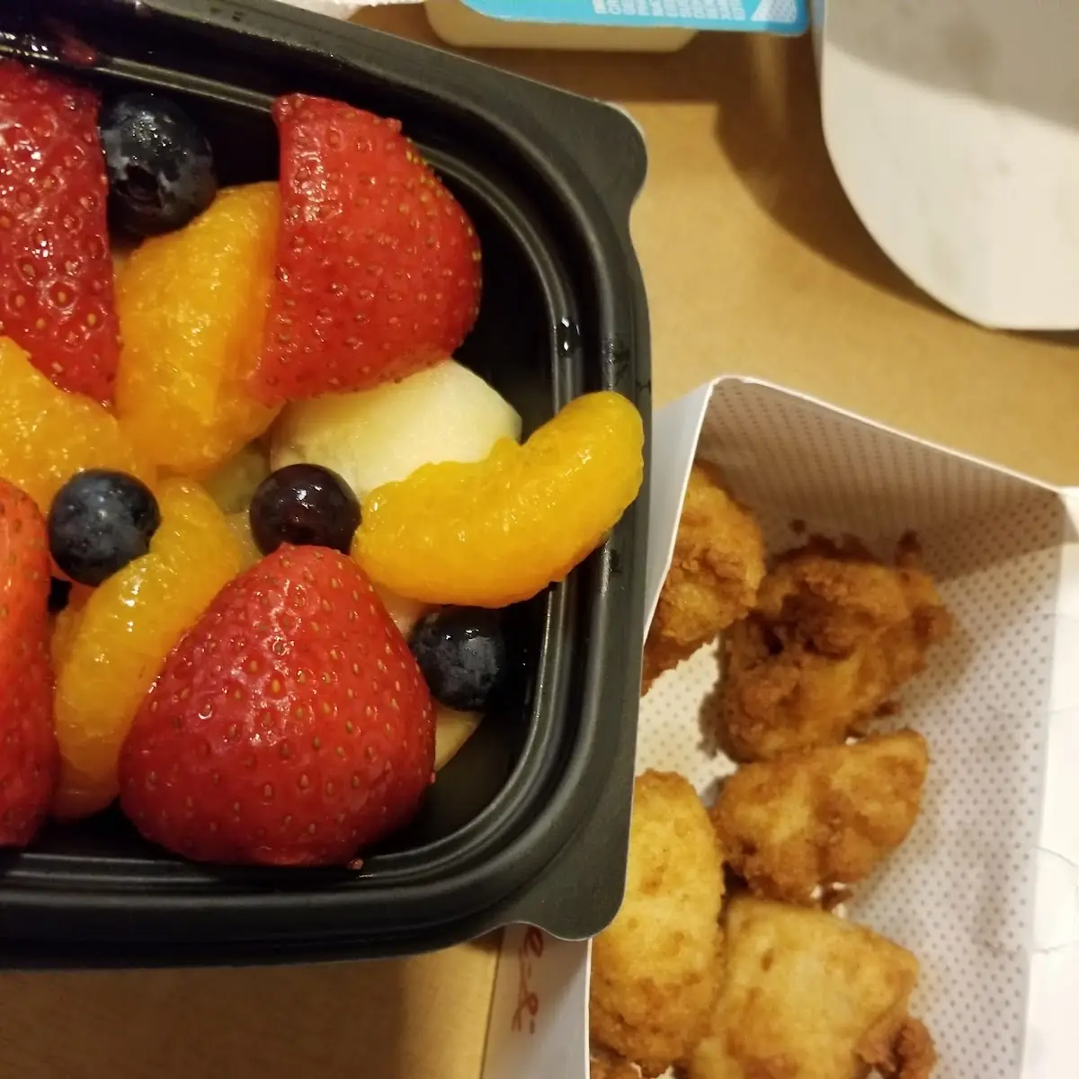Kids Meal Chicken Nuggets and Fruit Cup